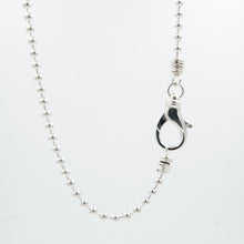 Lade das Bild in den Galerie-Viewer, Carabiner Ball Chain