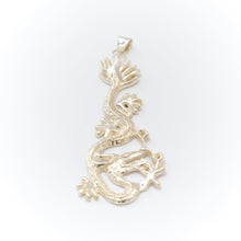 Lade das Bild in den Galerie-Viewer, Dragon Pendant