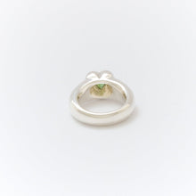 Lade das Bild in den Galerie-Viewer, Peridot Heart Ring