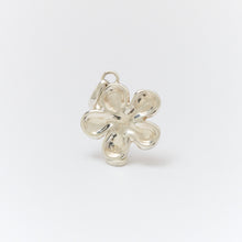 Lade das Bild in den Galerie-Viewer, Smiley Flower Pendant