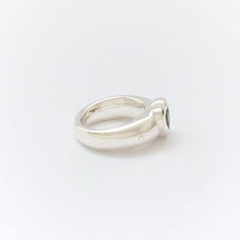 Lade das Bild in den Galerie-Viewer, Peridot Heart Ring