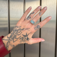 Lade das Bild in den Galerie-Viewer, Claw Topaz Ring