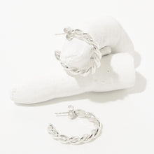 Lade das Bild in den Galerie-Viewer, Twisted Hoop Earrings