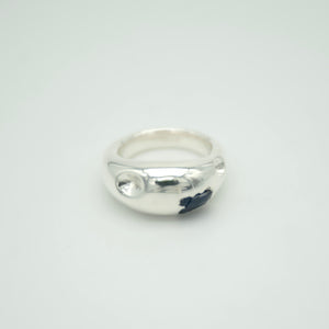 Curvy Sapphire Ring