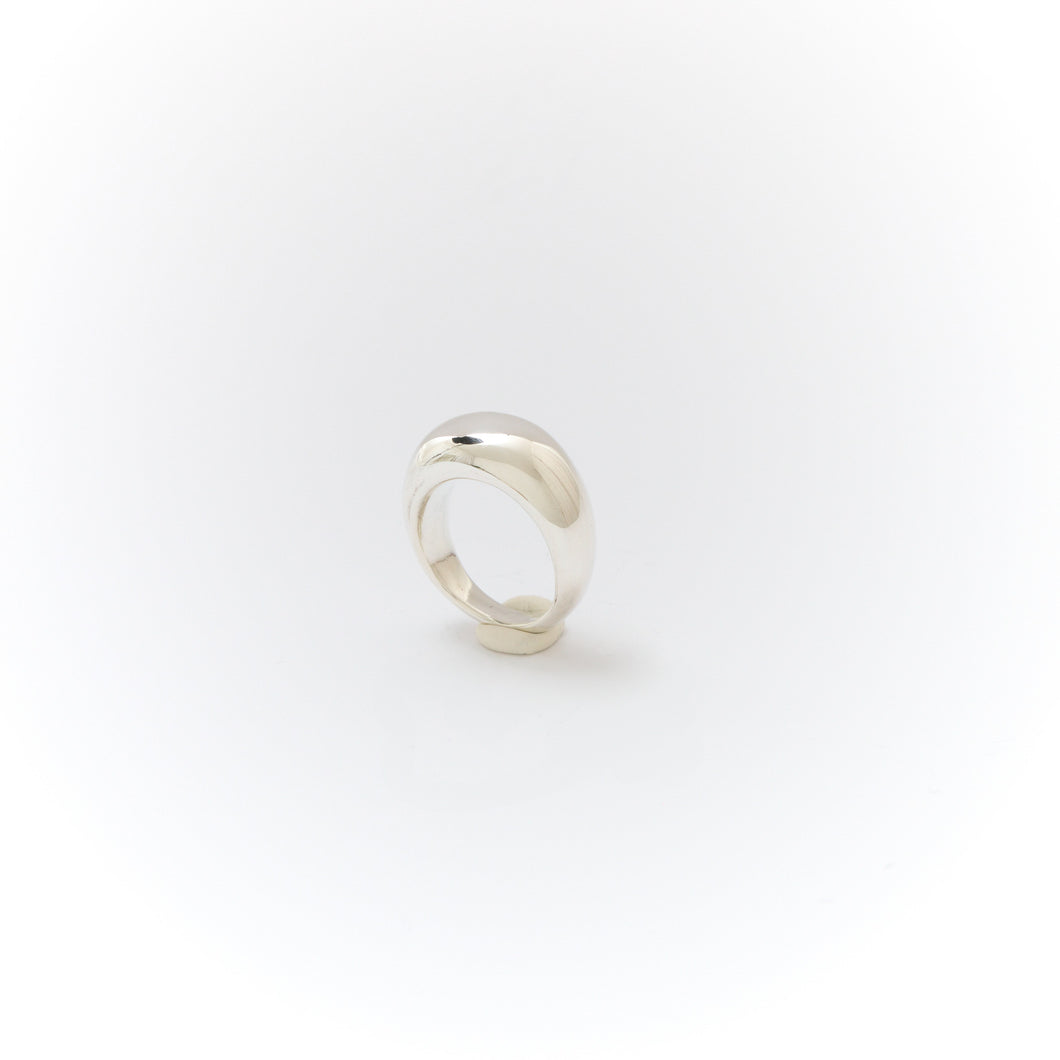 Curvy Ring
