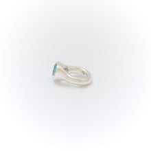 Lade das Bild in den Galerie-Viewer, Chunky Topaz Ring
