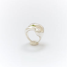 Lade das Bild in den Galerie-Viewer, Double Wave Ring
