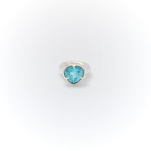 Lade das Bild in den Galerie-Viewer, Chunky Topaz Ring
