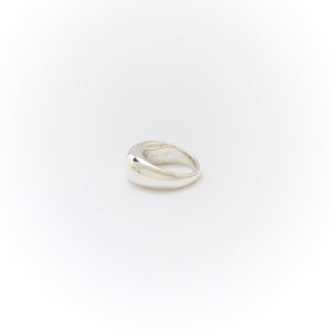 Curvy Ring